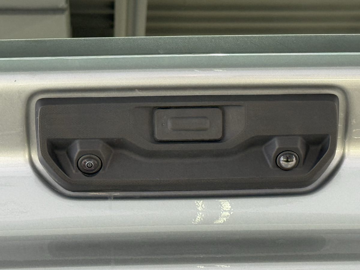 Vehicle image 20 of 79