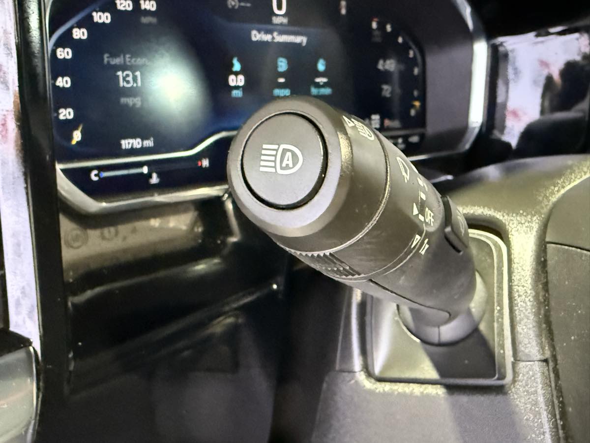 Vehicle image 28 of 79