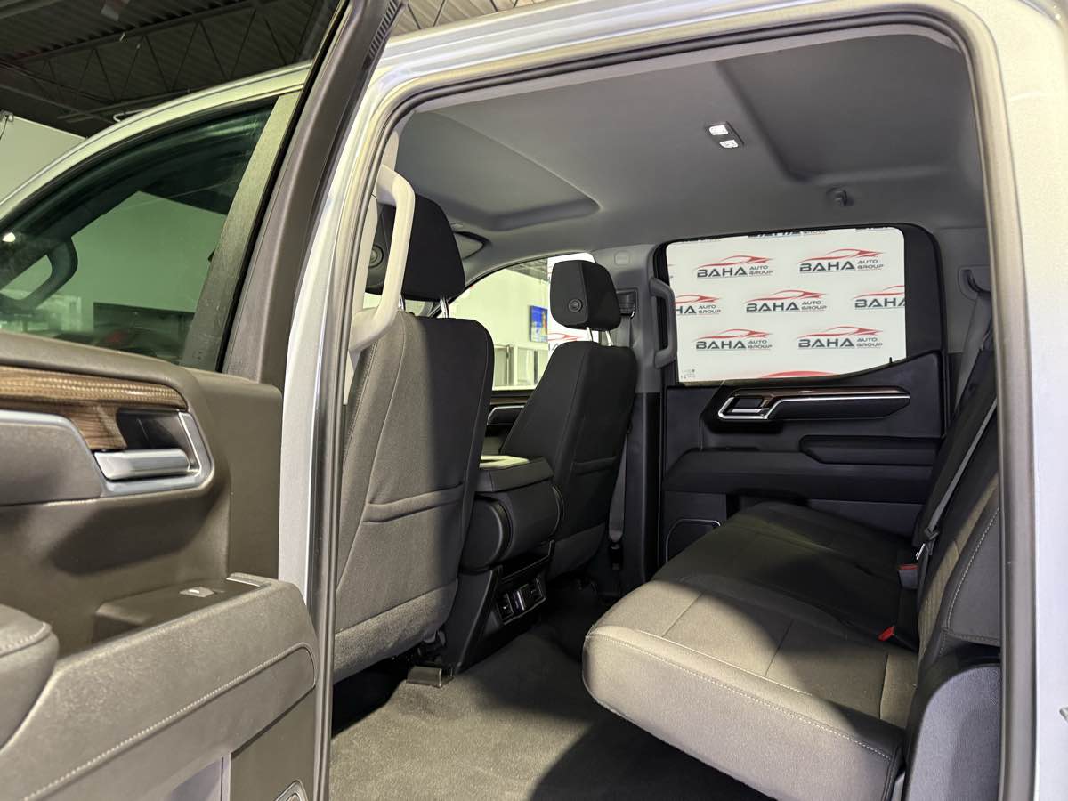 Vehicle image 53 of 79