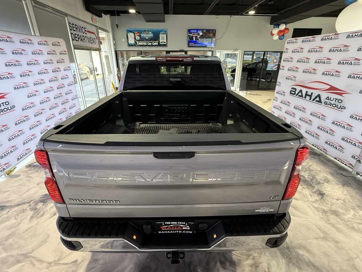 Vehicle image 59 of 79