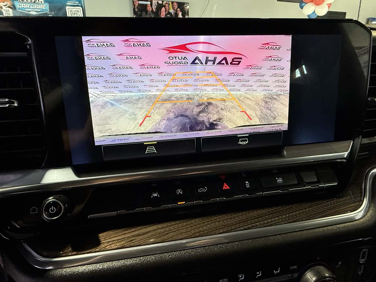 Vehicle image 34 of 79