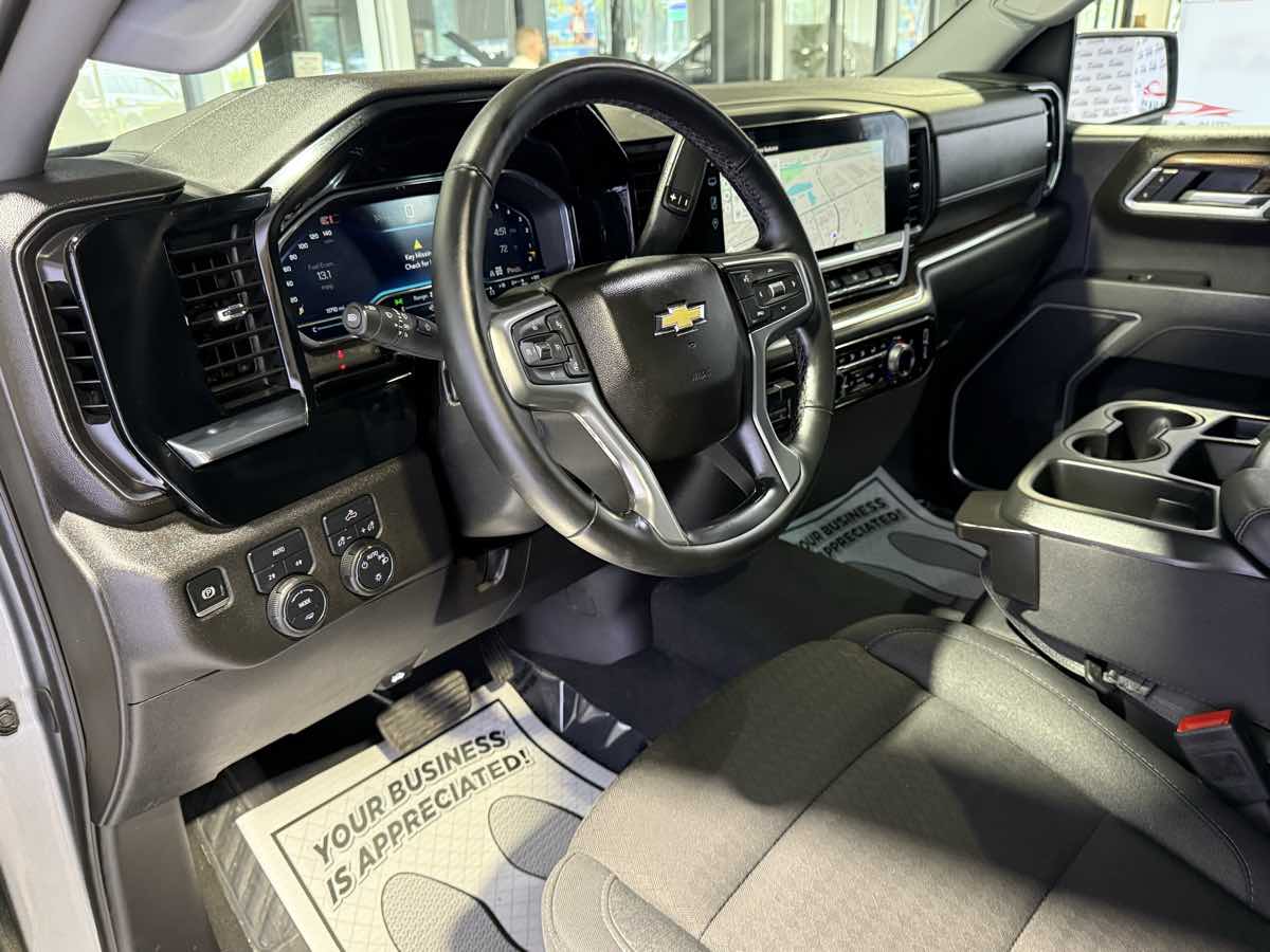 Vehicle image 50 of 79