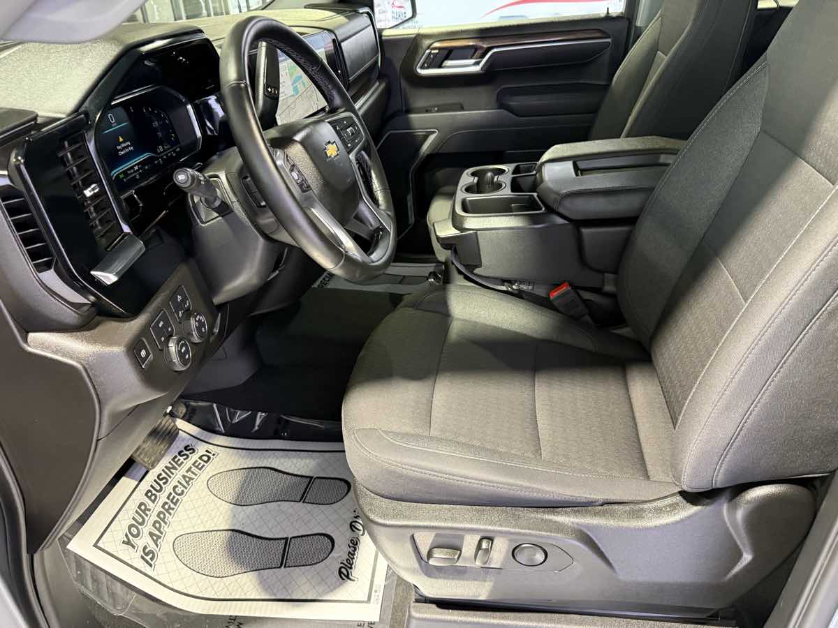 Vehicle image 49 of 79