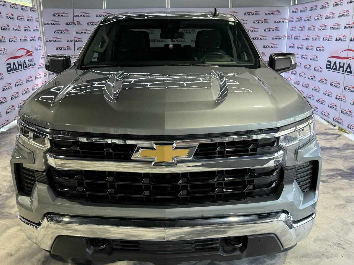 Vehicle image 7 of 79