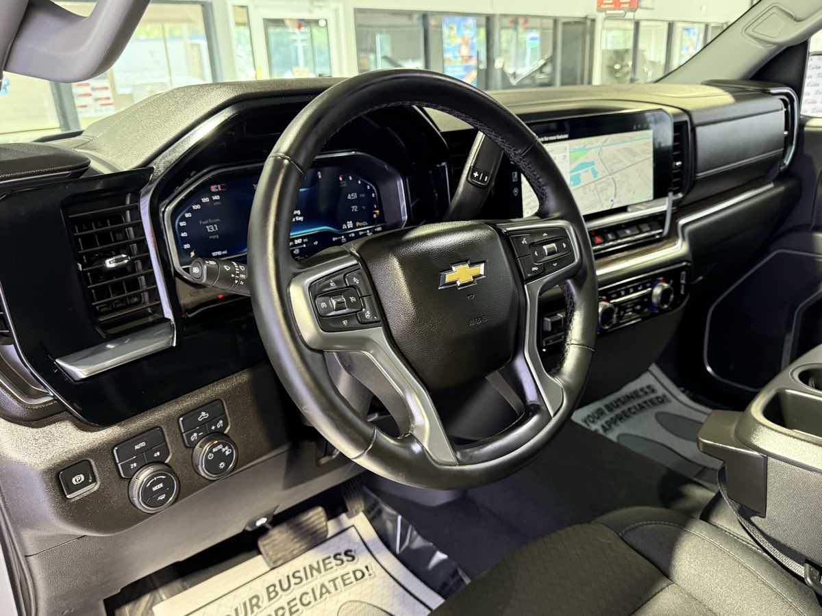 Vehicle image 45 of 79