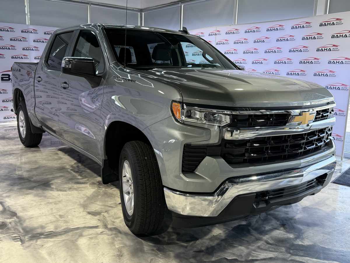 Vehicle image 9 of 79
