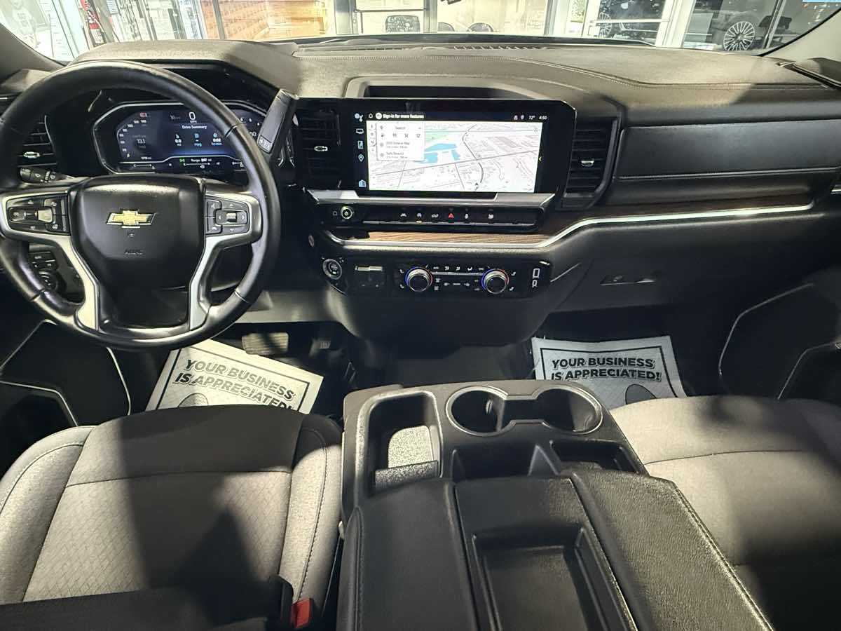 Vehicle image 38 of 79
