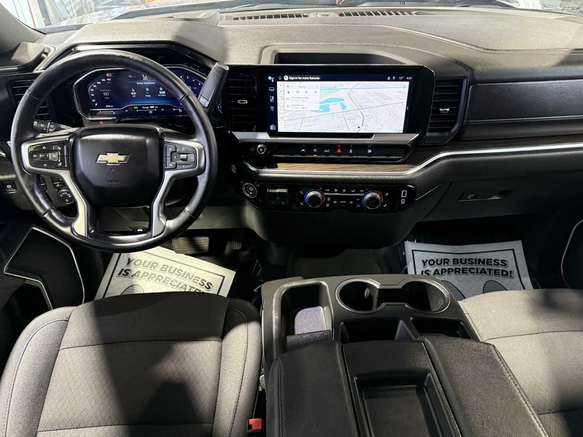 Vehicle image 43 of 79
