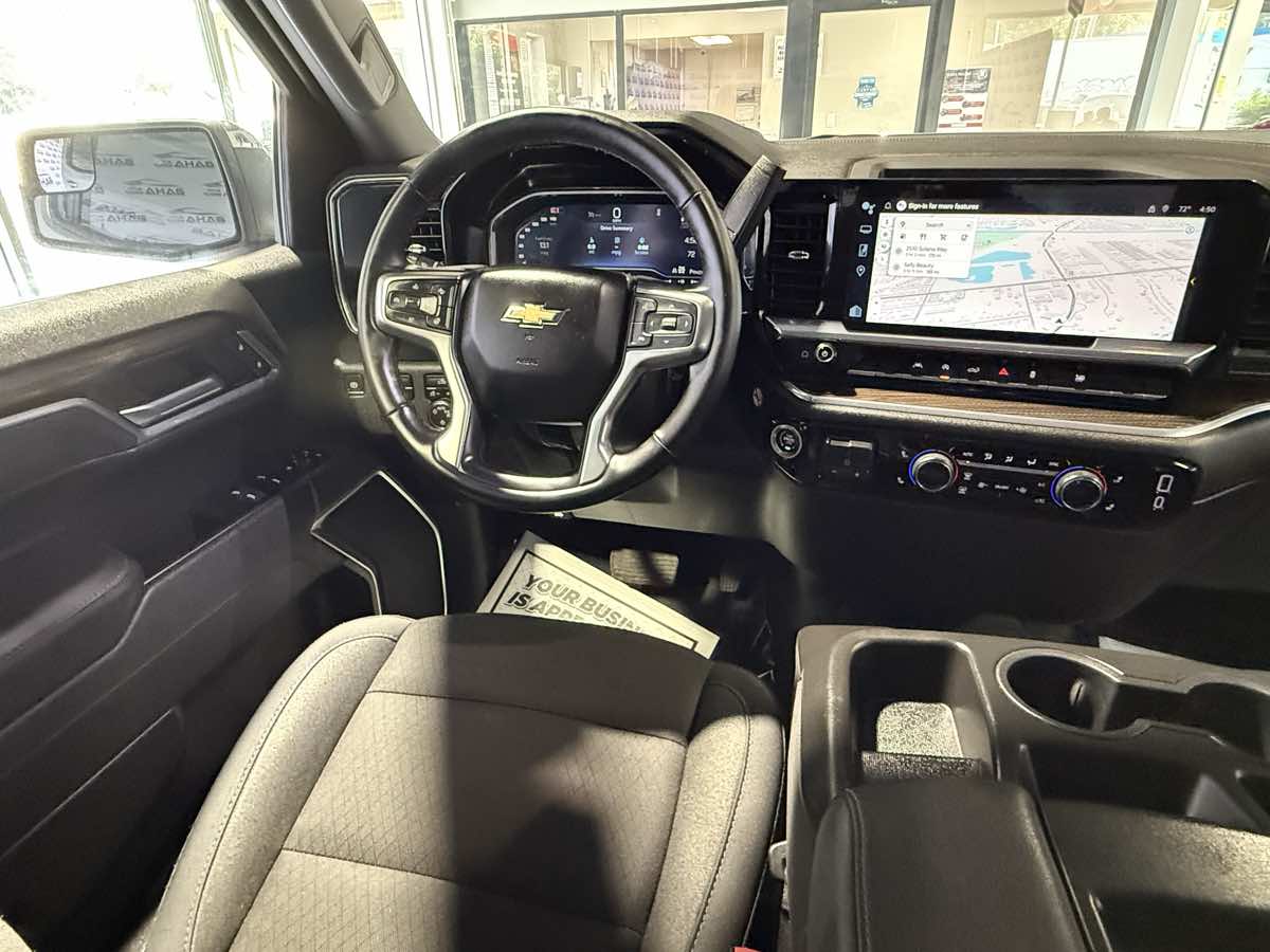 Vehicle image 39 of 79
