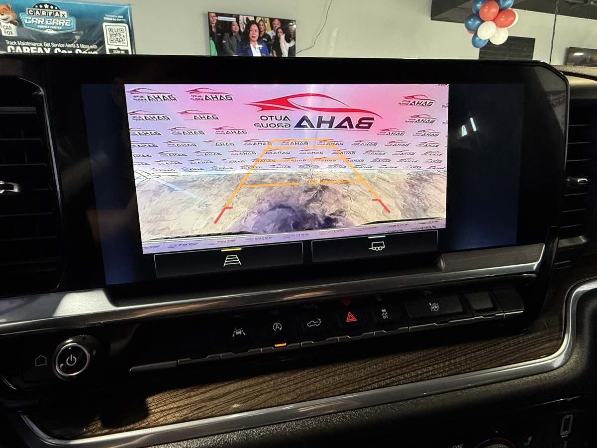 Vehicle image 37 of 79