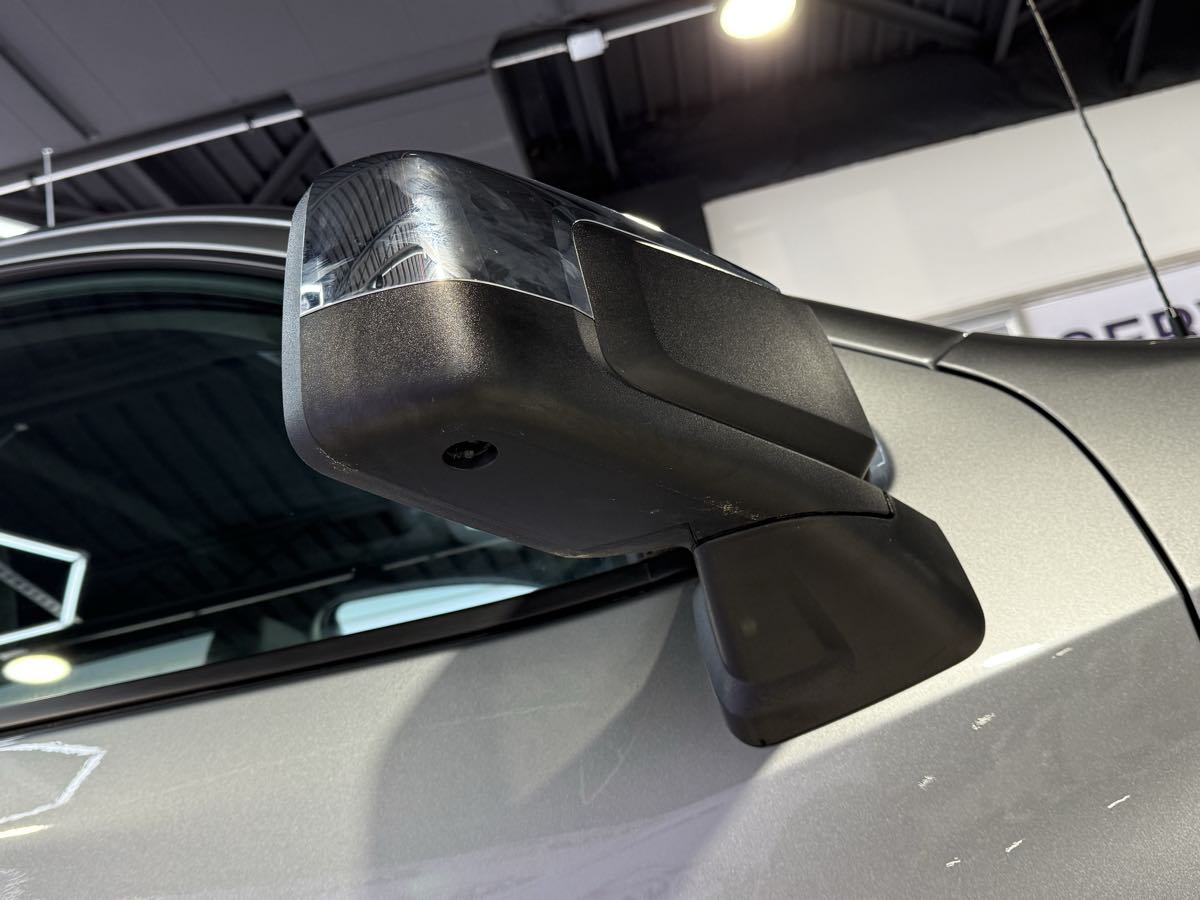 Vehicle image 16 of 79