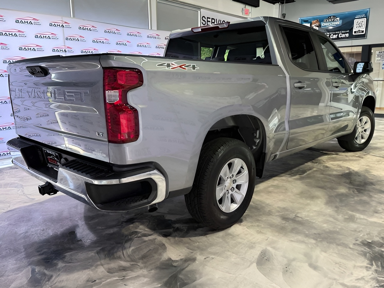 Vehicle image 77 of 79