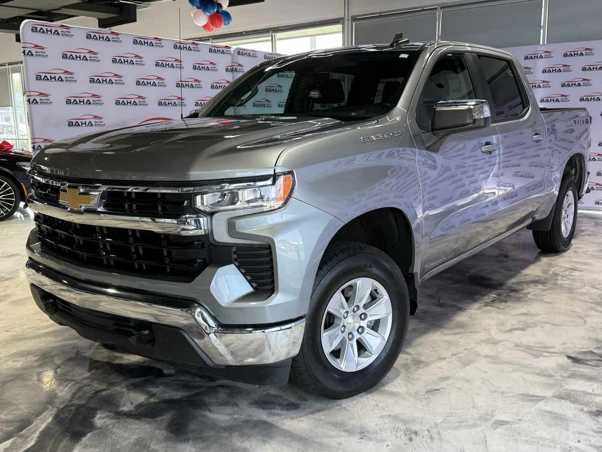 Vehicle image 5 of 79