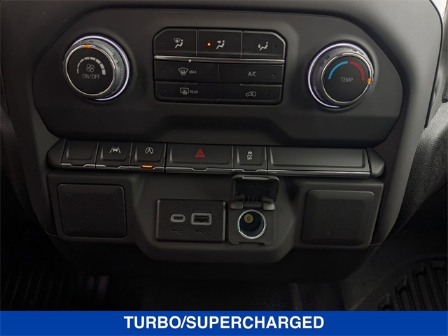 Vehicle image 26 of 40
