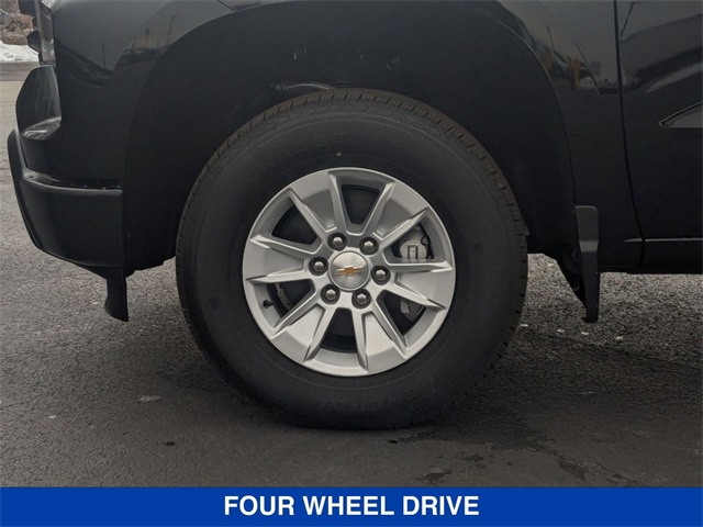 Vehicle image 10 of 40