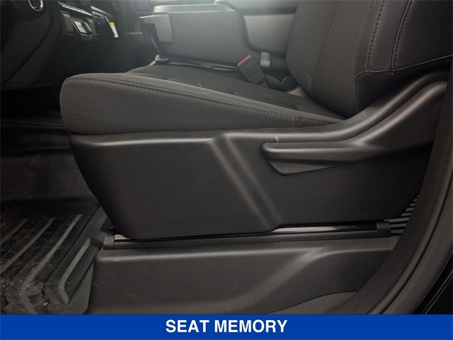 Vehicle image 16 of 40