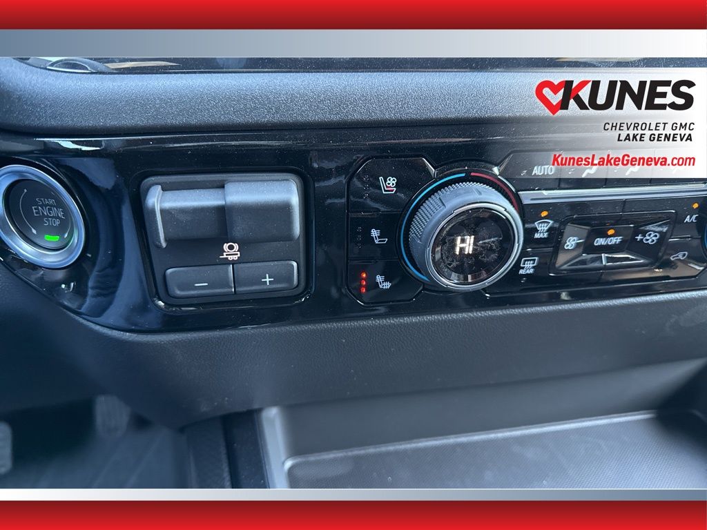 Vehicle image 33 of 54