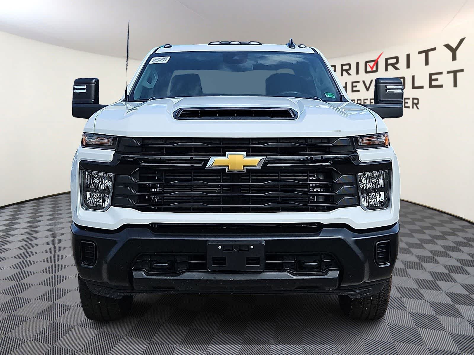 2025 Chevrolet Silverado 2500HD Work Truck Image 2 of 21