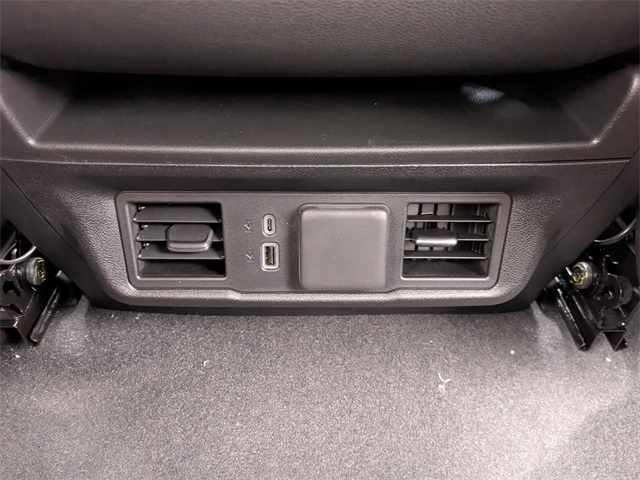 Vehicle image 15 of 42