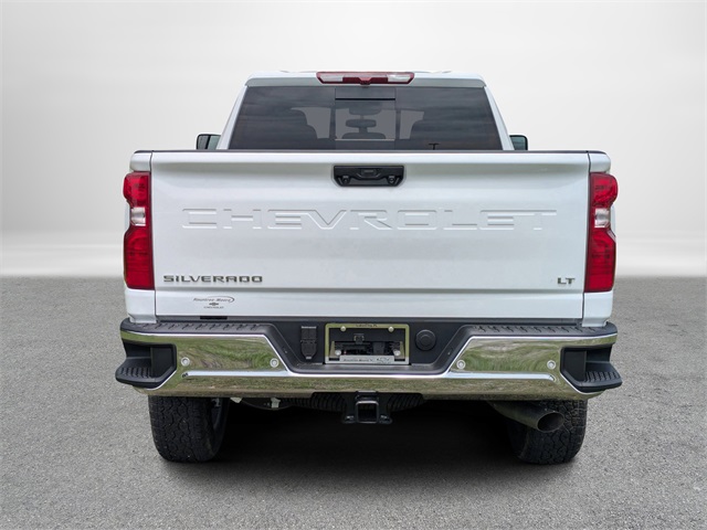 Vehicle image 8 of 42