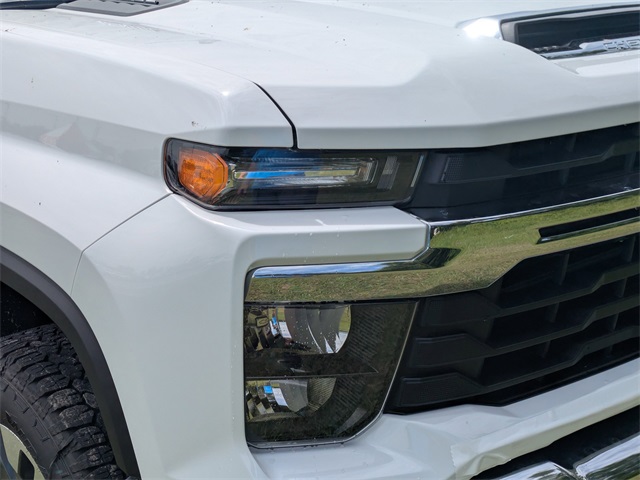 Vehicle image 10 of 42