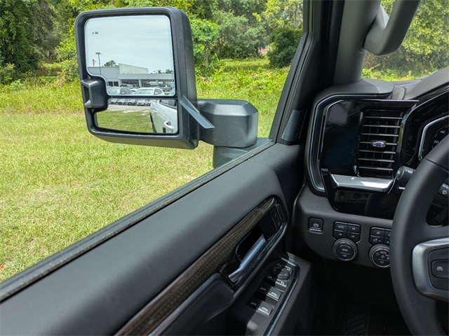 Vehicle image 26 of 42
