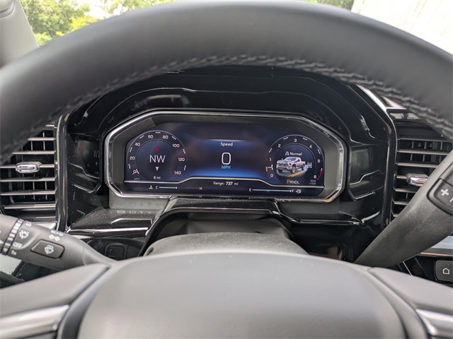 Vehicle image 28 of 42