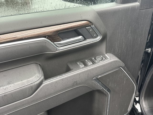Vehicle image 15 of 25