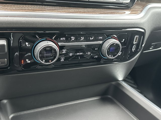 Vehicle image 23 of 25