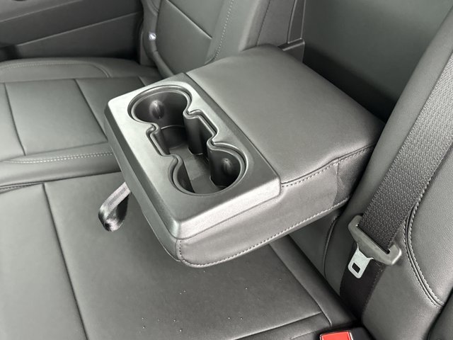 Vehicle image 14 of 25