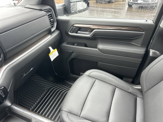 Vehicle image 24 of 25