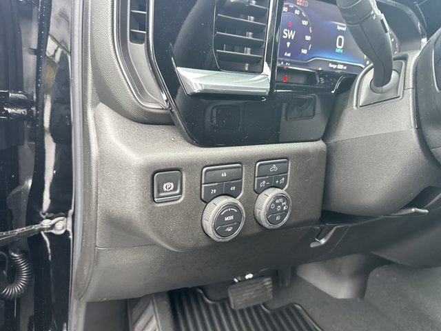 Vehicle image 14 of 25