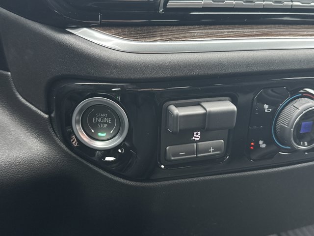 Vehicle image 20 of 25