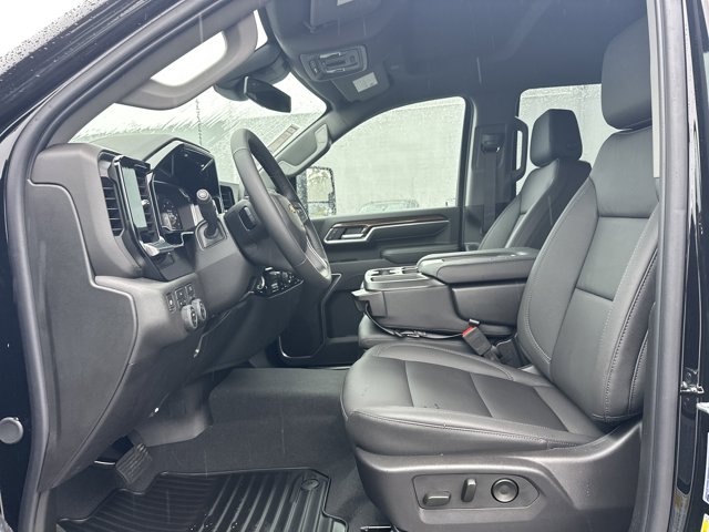 Vehicle image 10 of 25