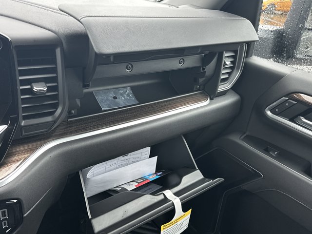 Vehicle image 23 of 25