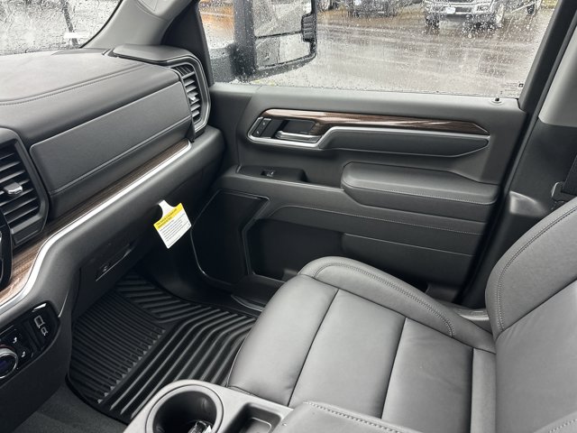 Vehicle image 24 of 25