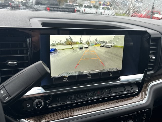Vehicle image 21 of 25