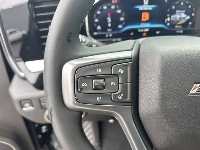 Vehicle image 18 of 25
