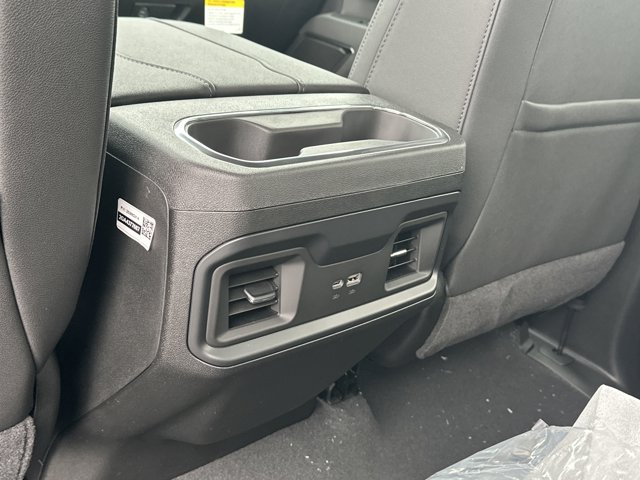 Vehicle image 13 of 25