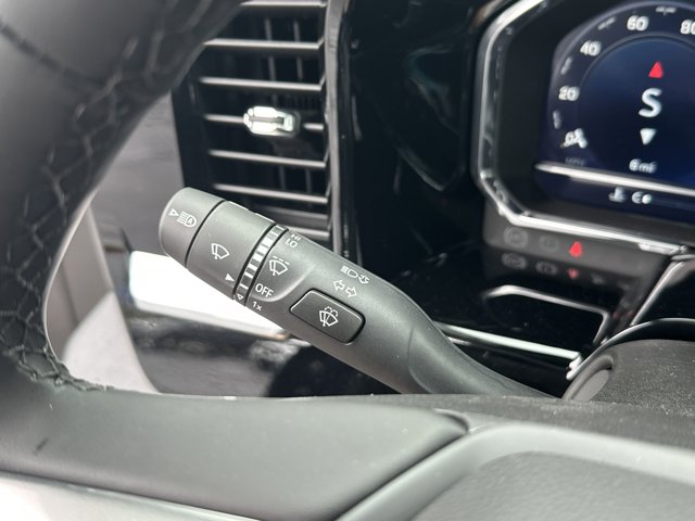 Vehicle image 20 of 25