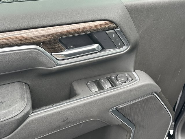 Vehicle image 15 of 25