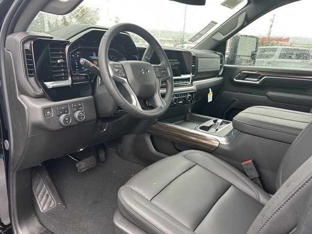Vehicle image 9 of 25