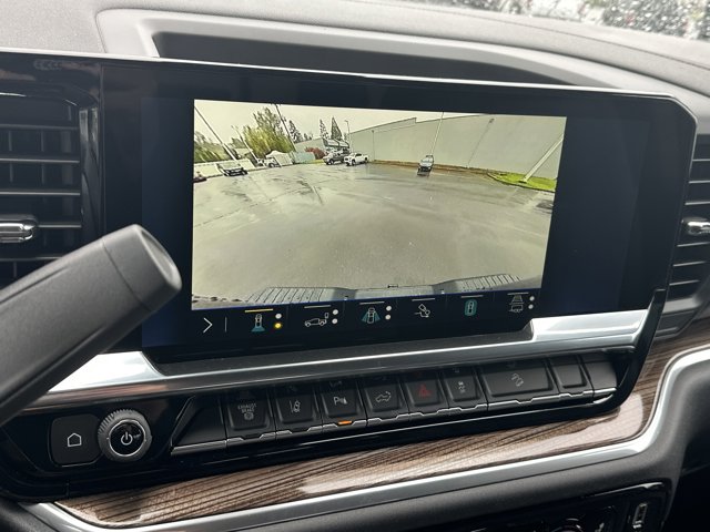 Vehicle image 22 of 25