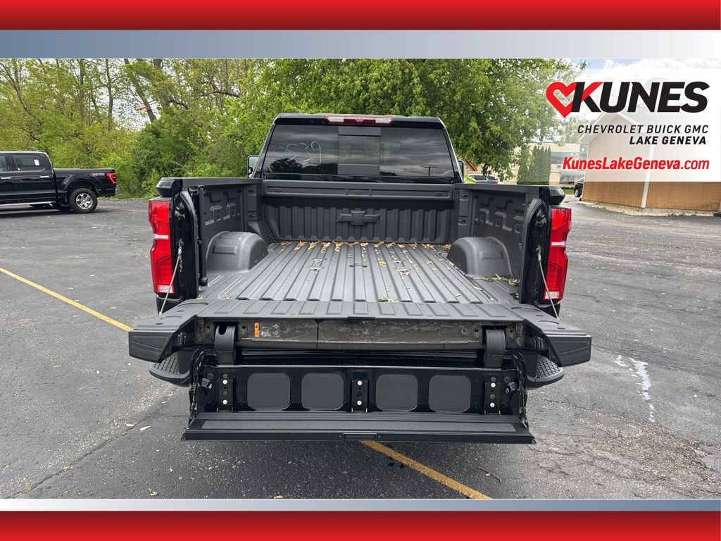 Vehicle image 10 of 53