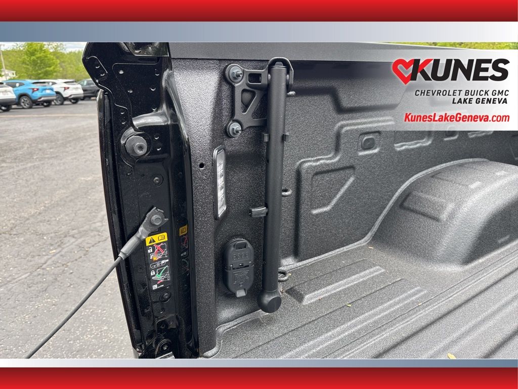 Vehicle image 51 of 53