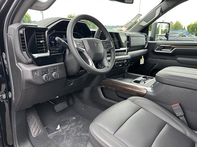 Vehicle image 9 of 25