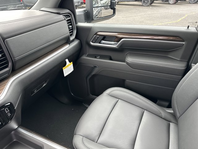 Vehicle image 24 of 25