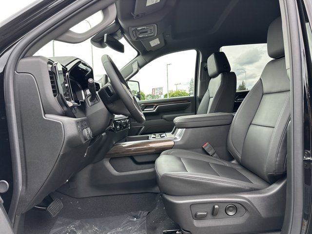 Vehicle image 10 of 25