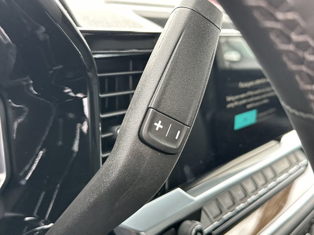 Vehicle image 21 of 25