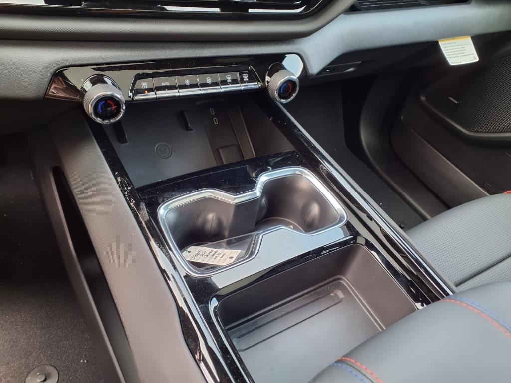 Vehicle image 22 of 31